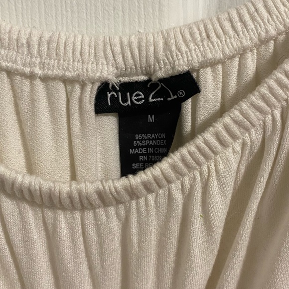 🖤3/$30 Rue21 Bohemian off the shoulder top - Picture 2 of 3